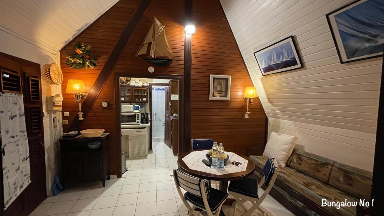 Les Bungalows De La Plage La Trinite Bagian luar foto